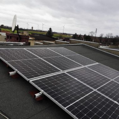 Montaż PV na dachu pokrytym papą