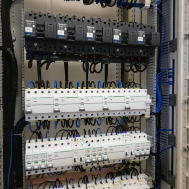 Prefabrykacja rozdzielnic elektrycznych Graphen