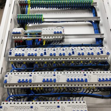 Prefabrykacja rozdzielnic Graphen