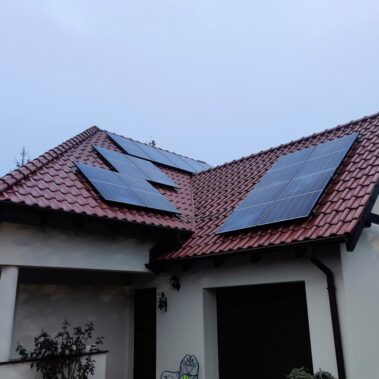 dach płd. - wschód i zachód