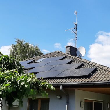 Moduły całkowicie czarne